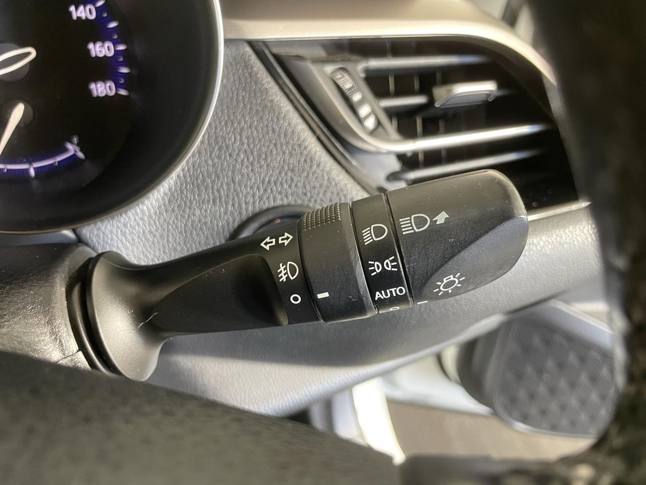 2018 Toyota C-HR HYBRID G LEATHER EDITION RV/SUV HEATED SEATS + CRUISE CONTROL + AUTO LIGHTS