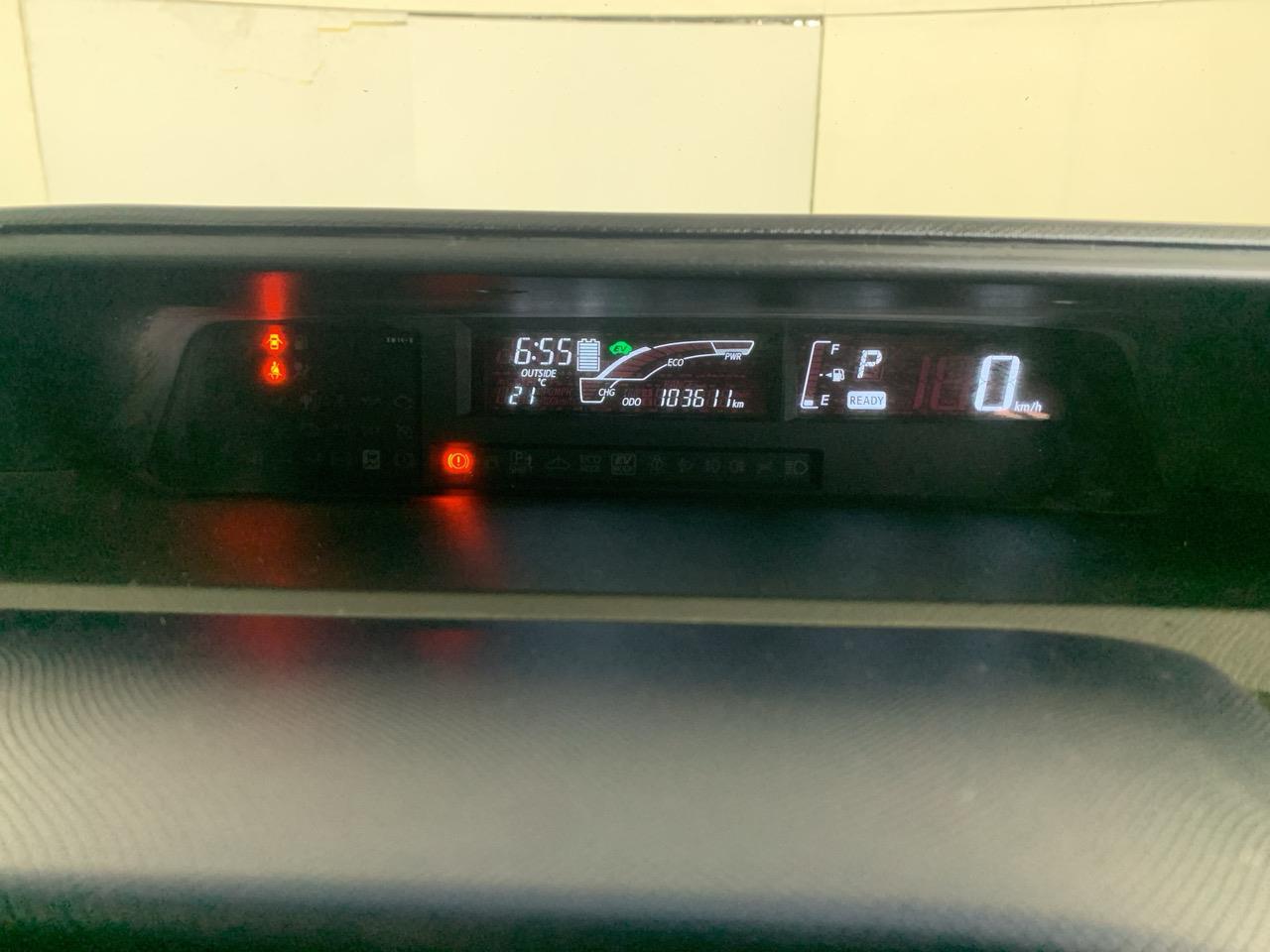 2015 Toyota Aqua Facelift Model S Hatchback HEATED SEATS + PUSH BUTTON START + AUTO LIGHTS