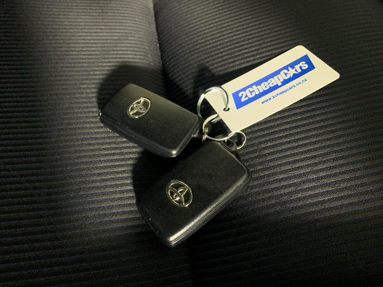 2015 Toyota Aqua Facelift Model S Hatchback HEATED SEATS + PUSH BUTTON START + AUTO LIGHTS