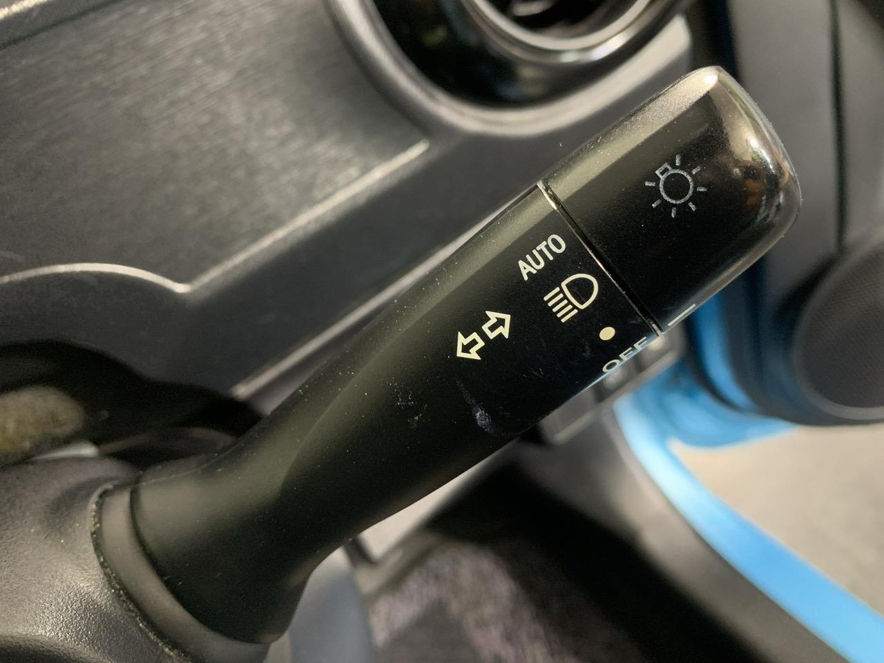 2015 Toyota Aqua Facelift Model S Hatchback HEATED SEATS + PUSH BUTTON START + AUTO LIGHTS