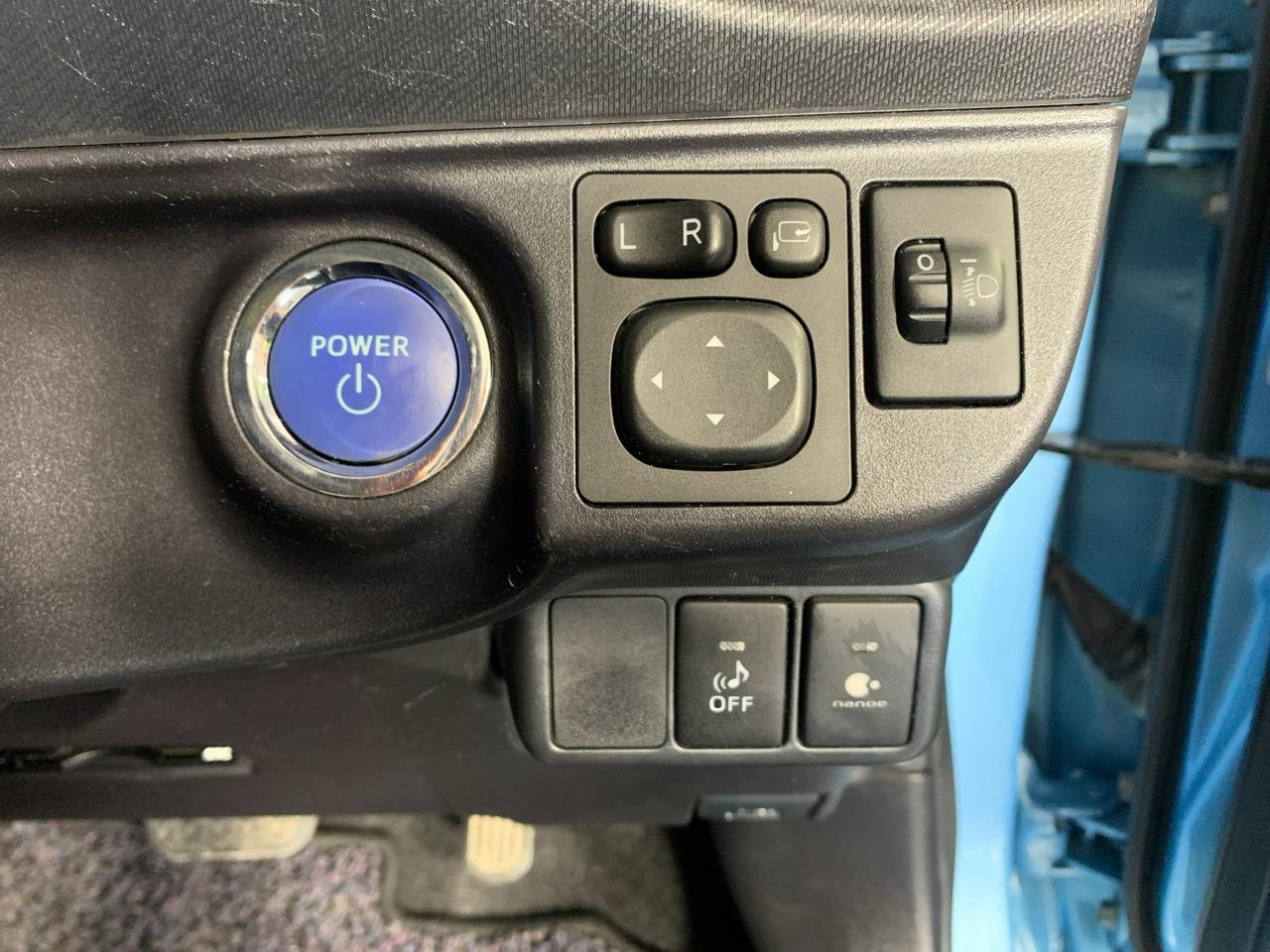 2015 Toyota Aqua Facelift Model S Hatchback HEATED SEATS + PUSH BUTTON START + AUTO LIGHTS