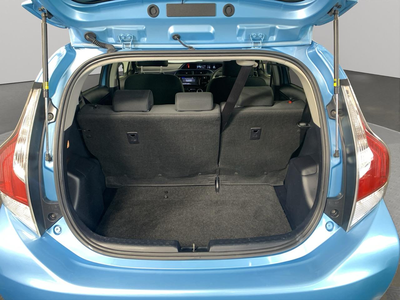 2015 Toyota Aqua Facelift Model S Hatchback HEATED SEATS + PUSH BUTTON START + AUTO LIGHTS