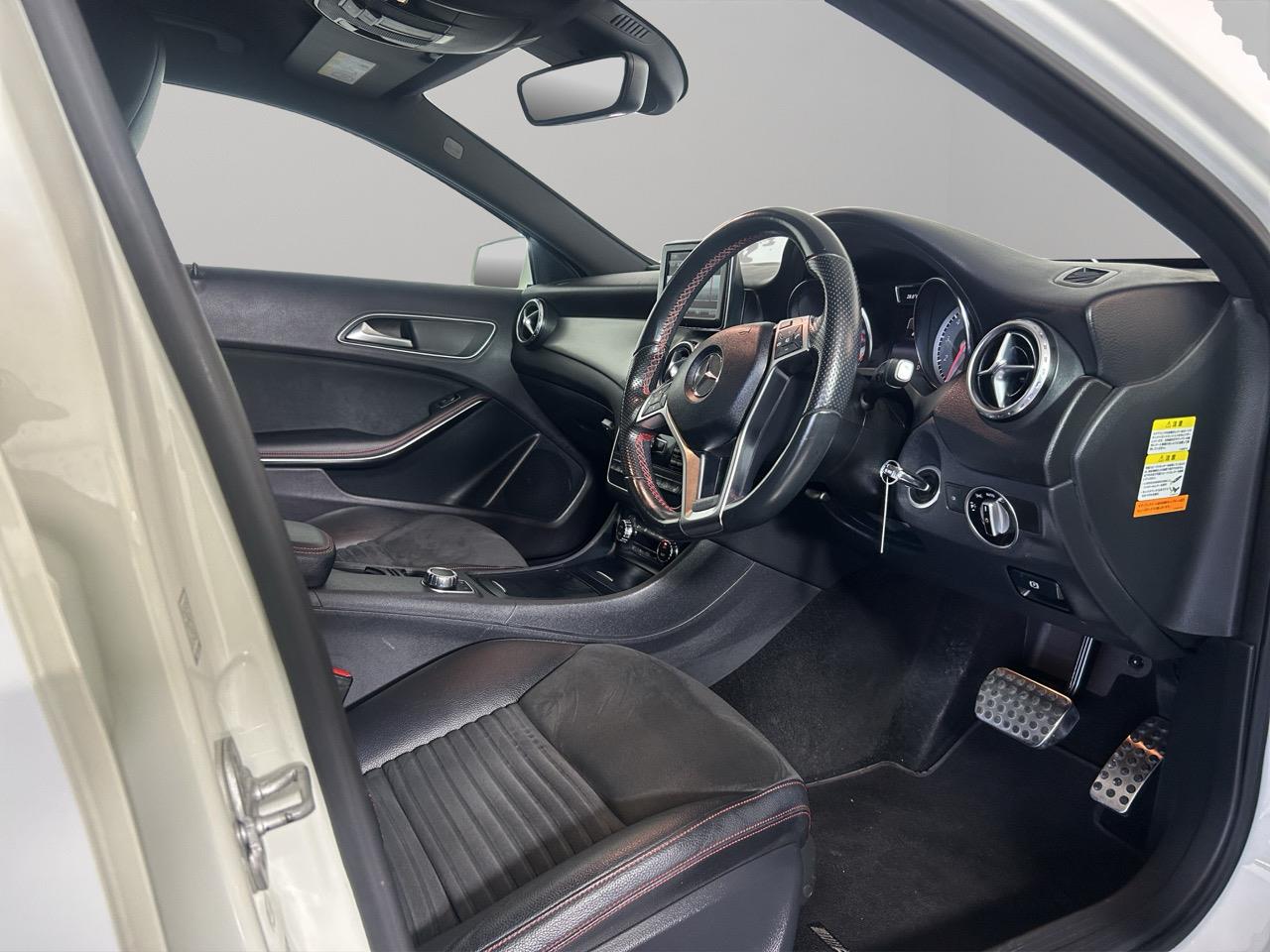 2015 Mercedes GLA250  RV/SUV HEATED SEATS + CRUISE CONTROL + AUTO LIGHTS + 4WD