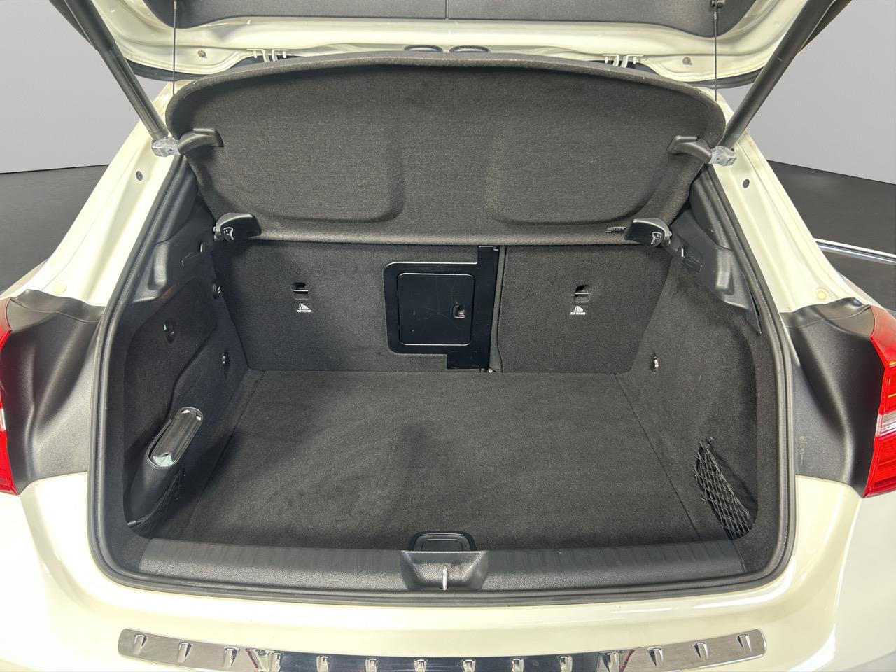 2015 Mercedes GLA250  RV/SUV HEATED SEATS + CRUISE CONTROL + AUTO LIGHTS + 4WD