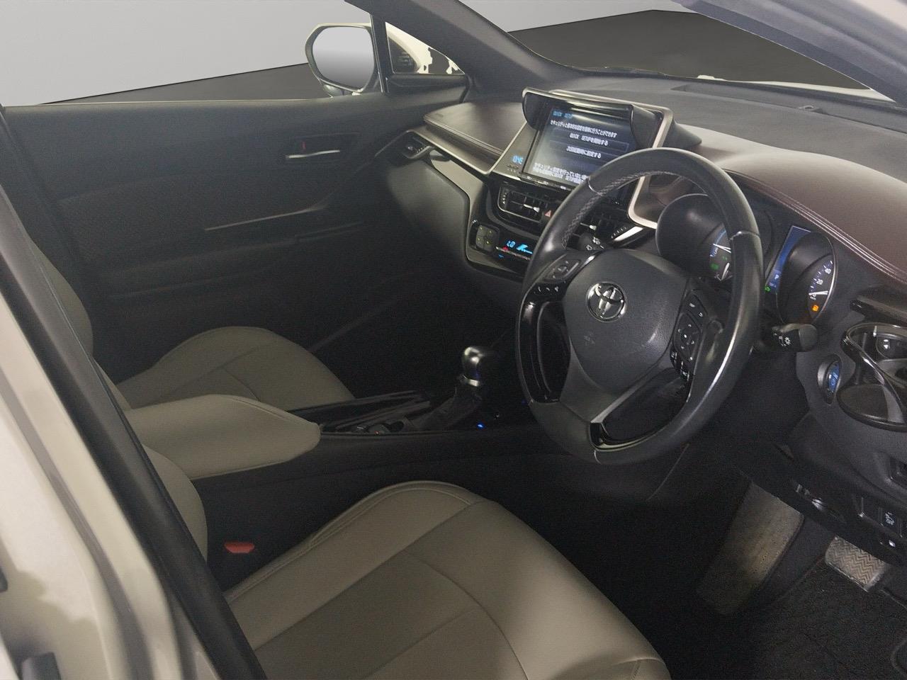 2017 Toyota C-HR HYBRID G LEATHER EDITION RV/SUV LOW KMS + REVERSING CAMERA + CRUISE CONTROL