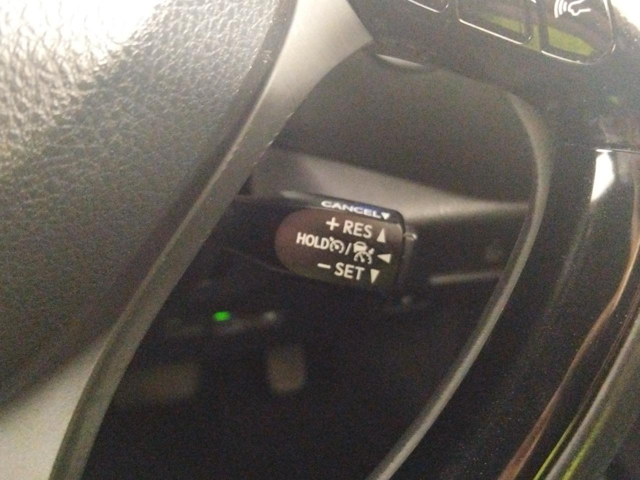 2017 Toyota C-HR HYBRID G LEATHER EDITION RV/SUV LOW KMS + REVERSING CAMERA + CRUISE CONTROL