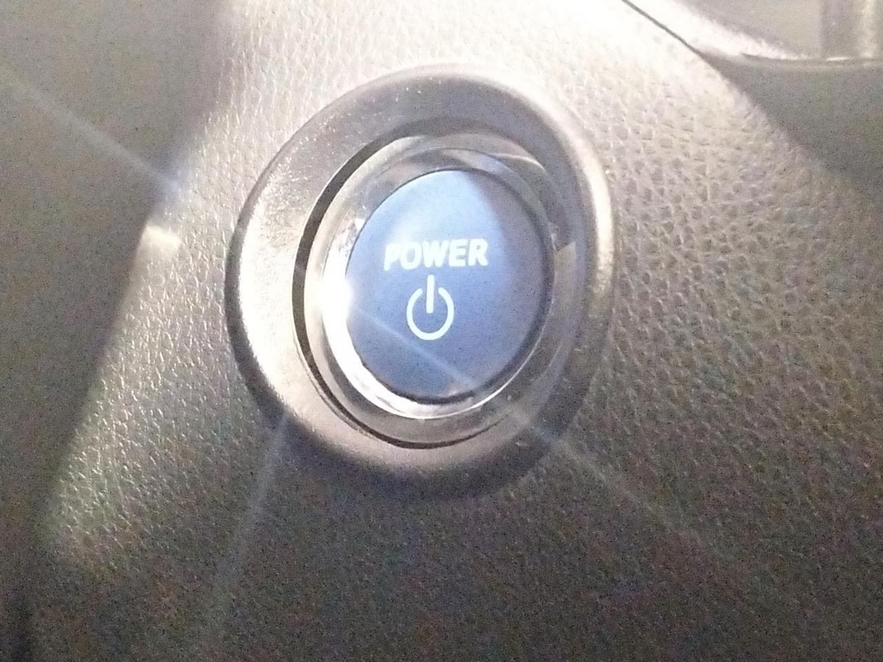 2017 Toyota C-HR HYBRID G LEATHER EDITION RV/SUV LOW KMS + REVERSING CAMERA + CRUISE CONTROL