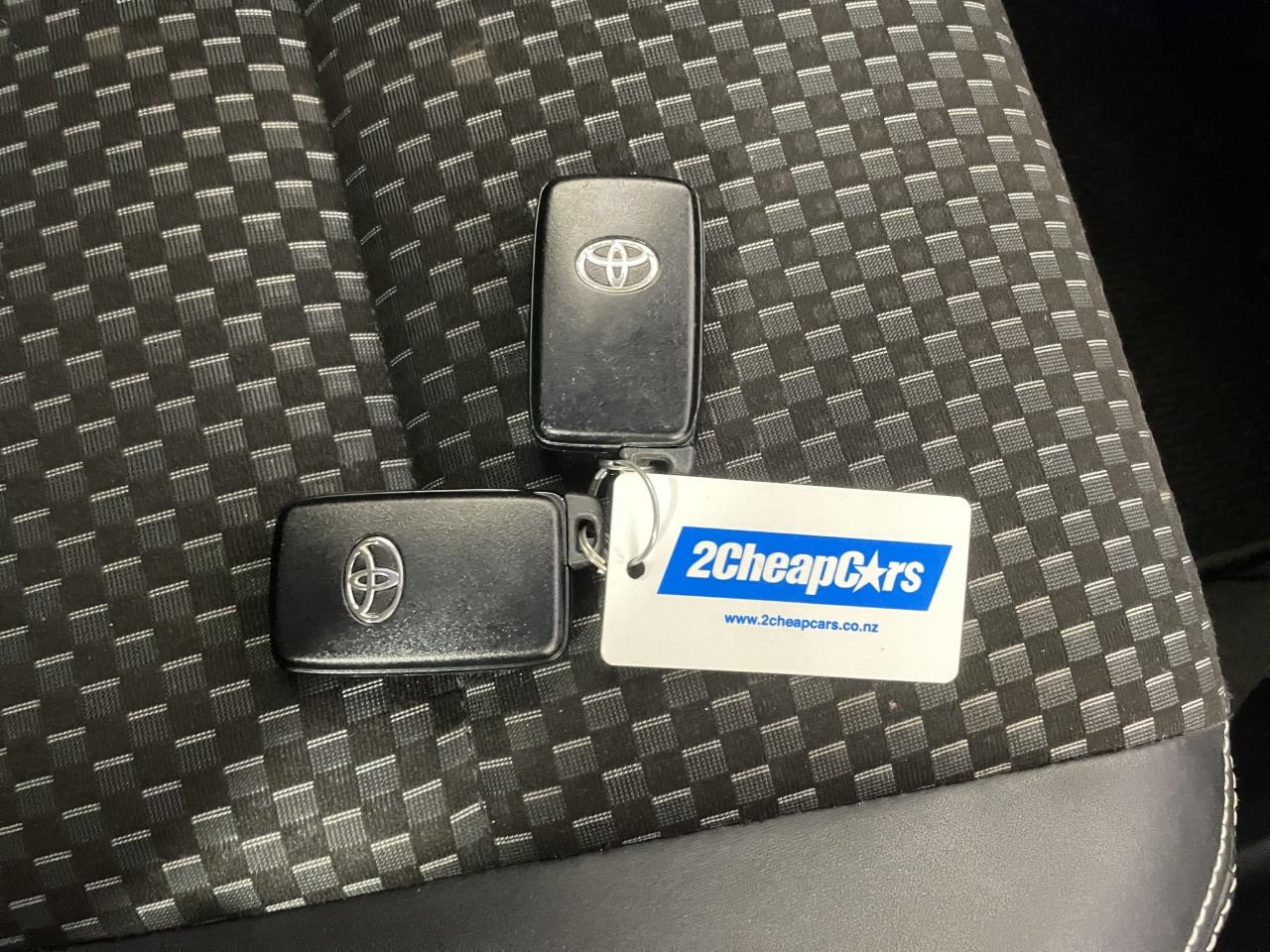 2015 Toyota Aqua X-URBAN Hatchback REVERSING CAMERA + SMART KEY + MAG WHEEL