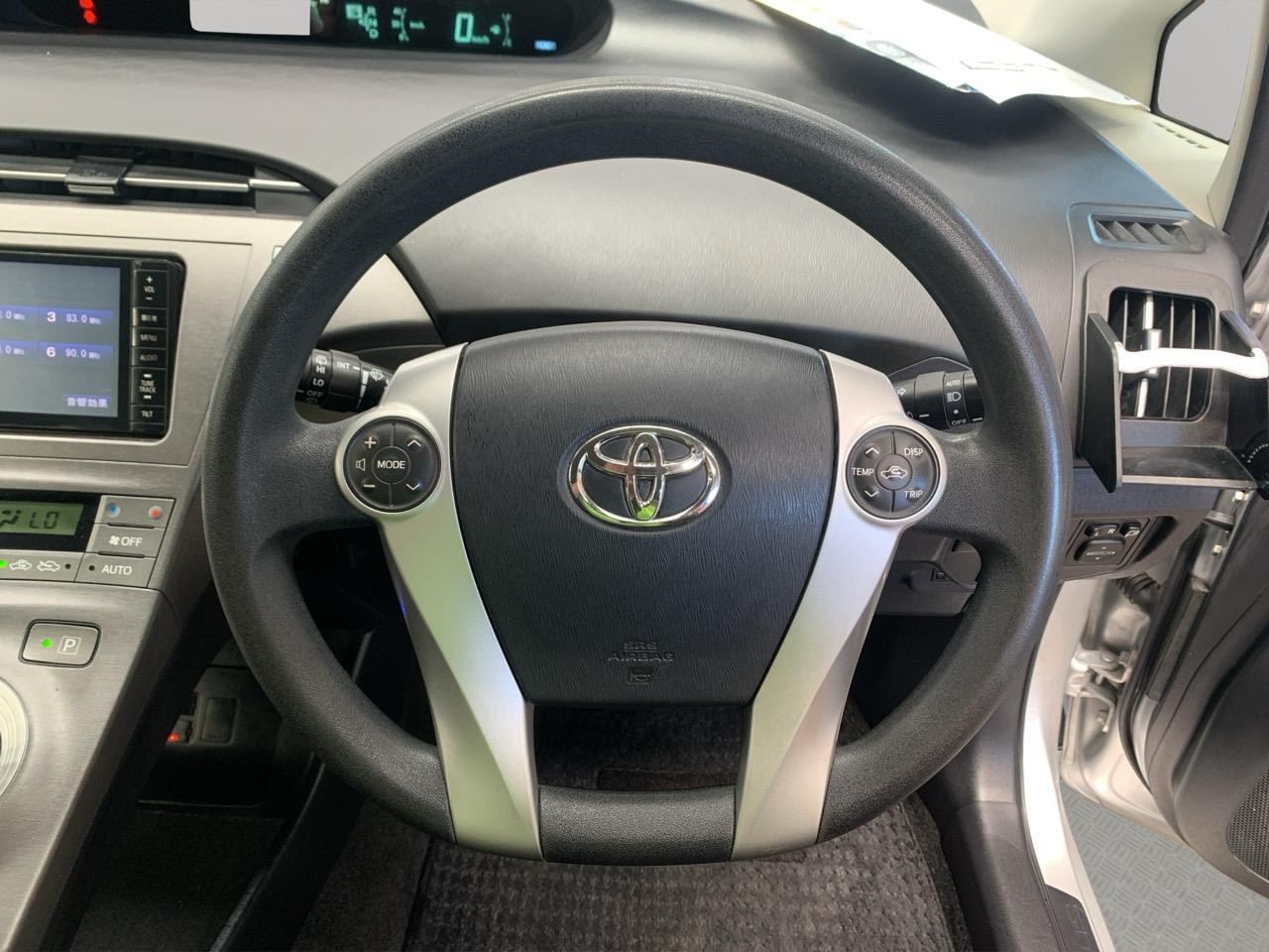 2013 Toyota Prius S Hatchback PUSH BUTTON START + AUTO LIGHTS