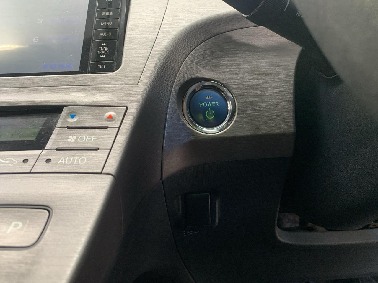 2013 Toyota Prius S Hatchback PUSH BUTTON START + AUTO LIGHTS