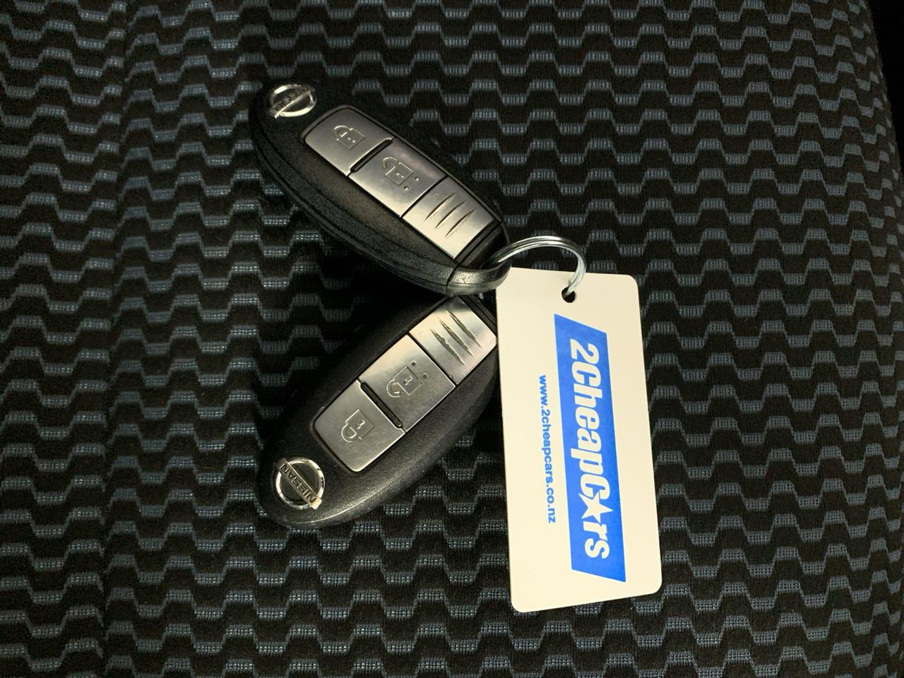 2015 Nissan Note 1.2 X Emergency Brake Package Hatchback LOW KM + PUSH SRART + AUTO LIGHTS