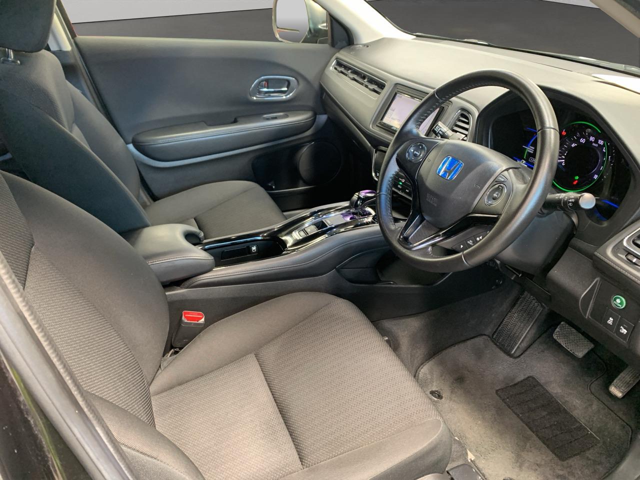 2014 Honda Vezel HYBRID X RV/SUV REVERSING CAMERA + SMART KEY + PADDLE SHIFT