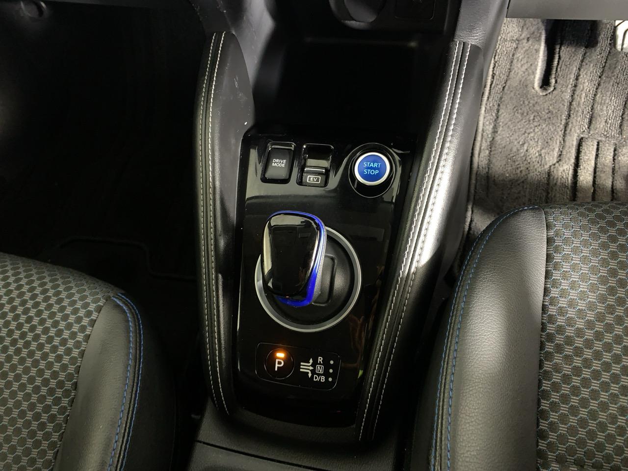 2020 Nissan Kicks X E-Power Hatchback LOW KM + CRUISE CONTROL + HEATED STEERING WHEEL