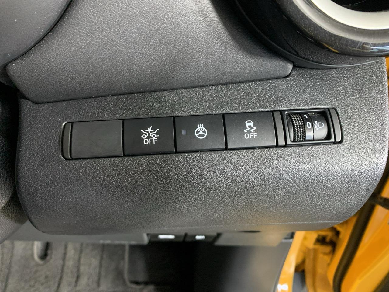 2020 Nissan Kicks X E-Power Hatchback LOW KM + CRUISE CONTROL + HEATED STEERING WHEEL