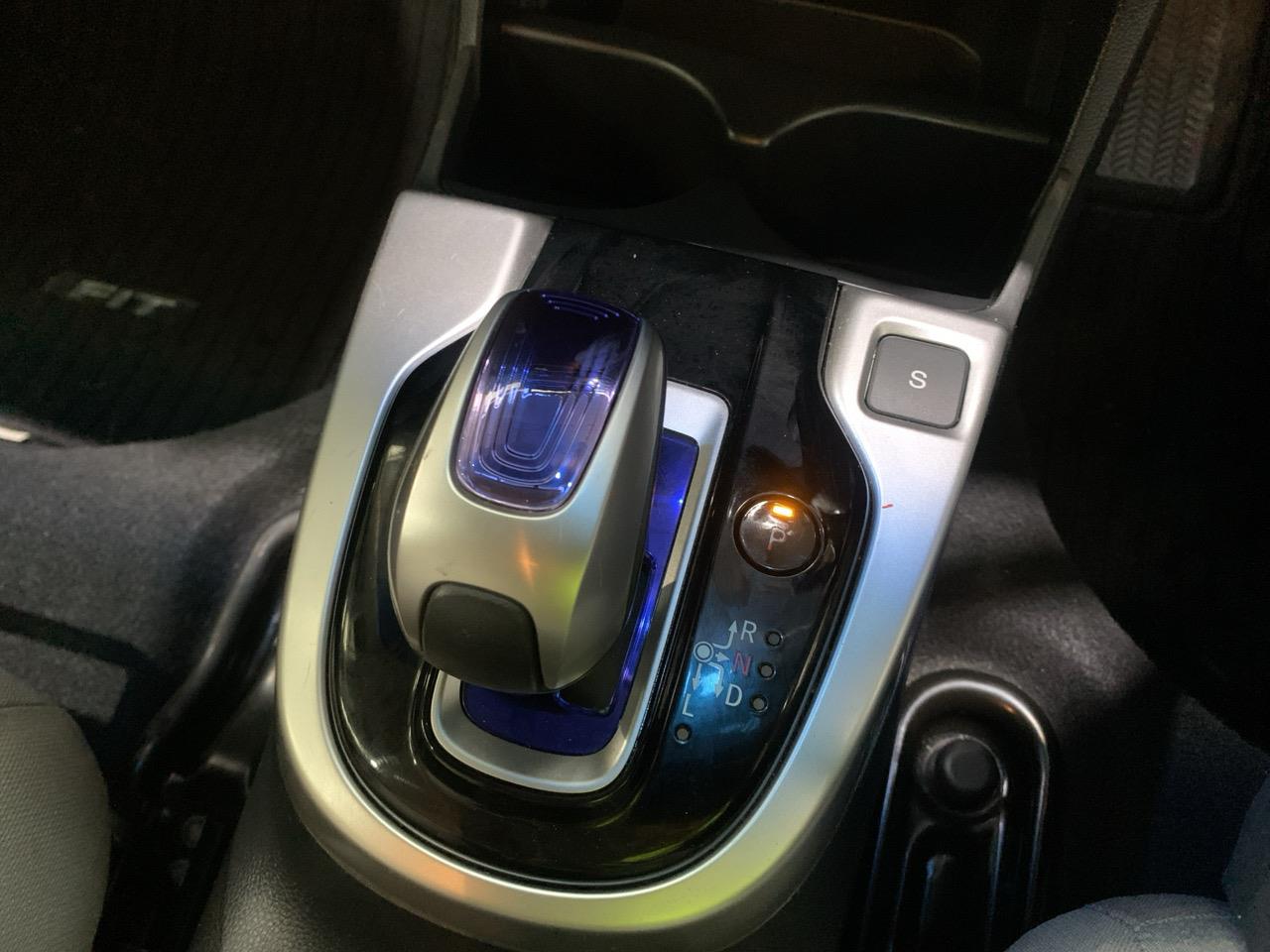 2014 Honda Fit Jazz Hybrid New Shape Hatchback PUSH BUTTON START + REVERSING CAMERA + AUTO LIGHTS