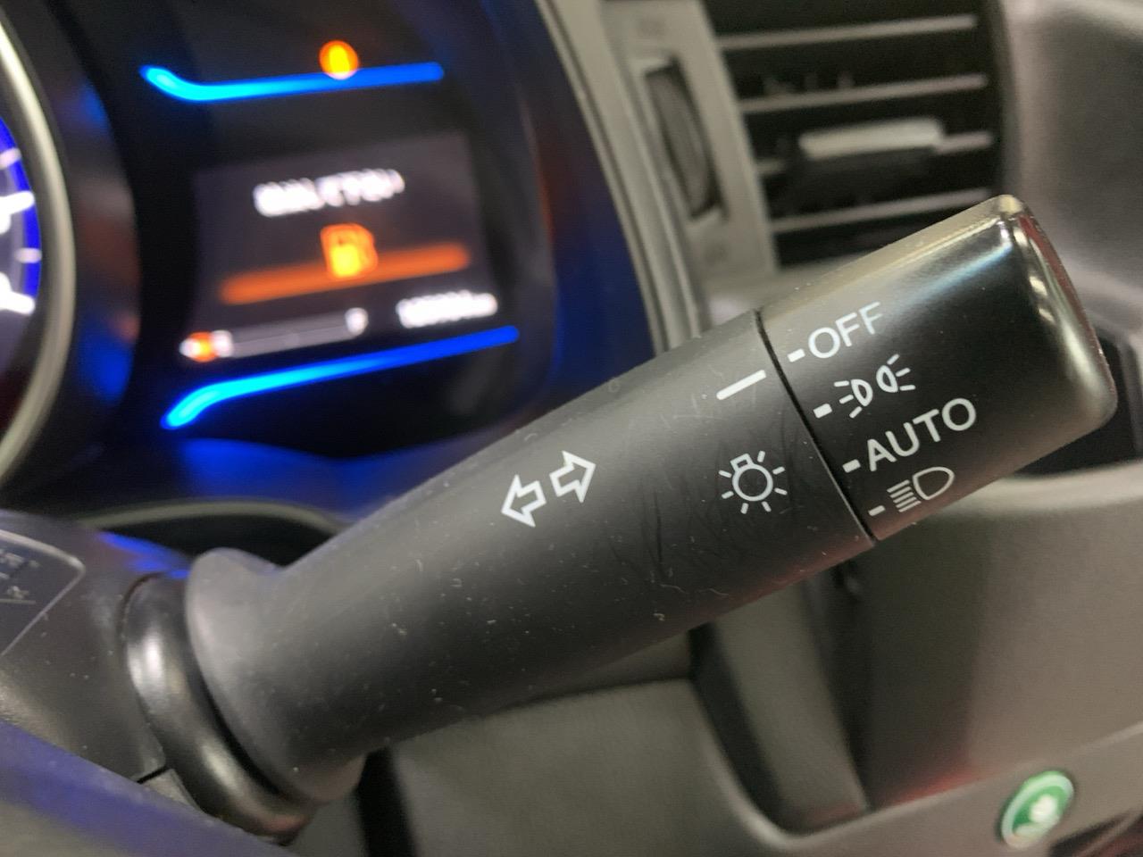 2014 Honda Fit Jazz Hybrid New Shape Hatchback PUSH BUTTON START + REVERSING CAMERA + AUTO LIGHTS