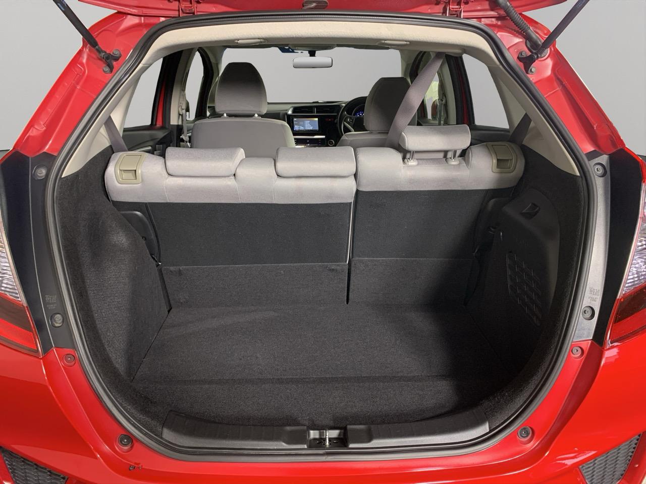 2014 Honda Fit Jazz Hybrid New Shape Hatchback PUSH BUTTON START + REVERSING CAMERA + AUTO LIGHTS