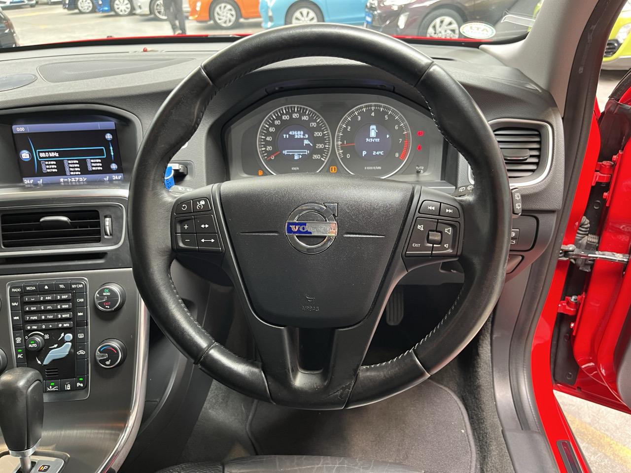 2012 Volvo V60  Station Wagon LOW KM + CRUISE CONTROL