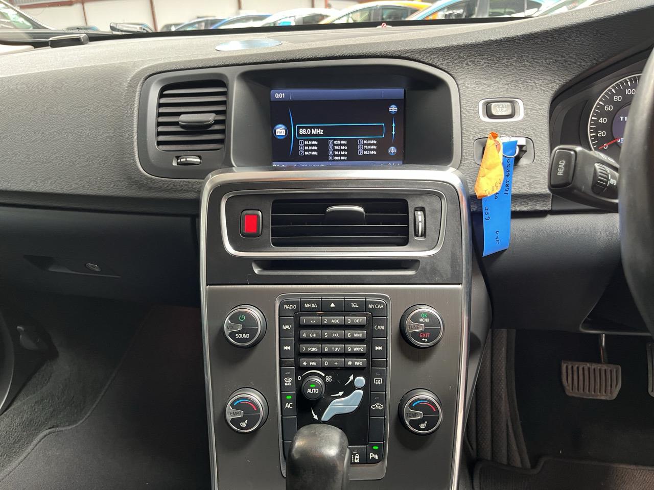 2012 Volvo V60  Station Wagon LOW KM + CRUISE CONTROL