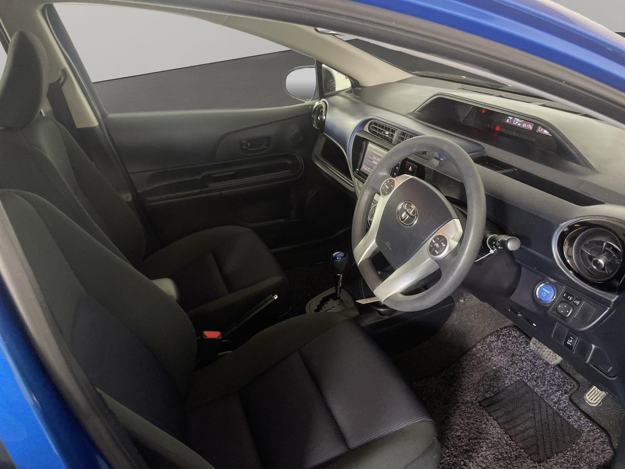 2015 Toyota Aqua Facelift Model S Hatchback REVERSING CAMERA + AUTO LIGHTS + PUSH BUTTON START