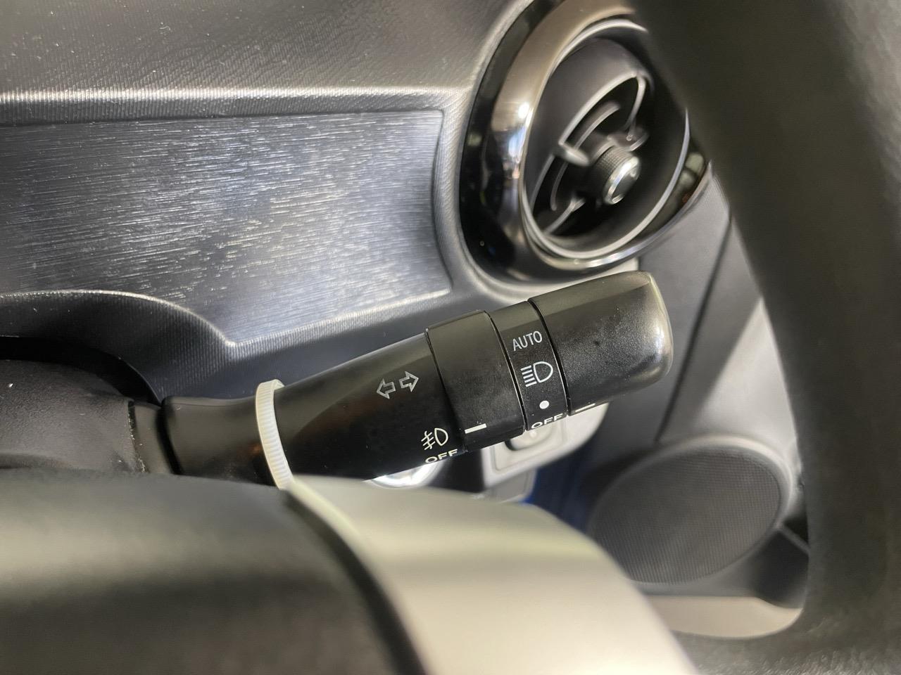 2015 Toyota Aqua Facelift Model S Hatchback REVERSING CAMERA + AUTO LIGHTS + PUSH BUTTON START