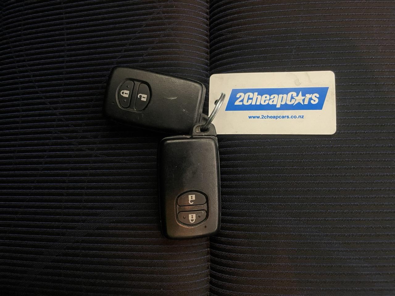 2015 Toyota Aqua Facelift Model S Hatchback REVERSING CAMERA + AUTO LIGHTS + PUSH BUTTON START