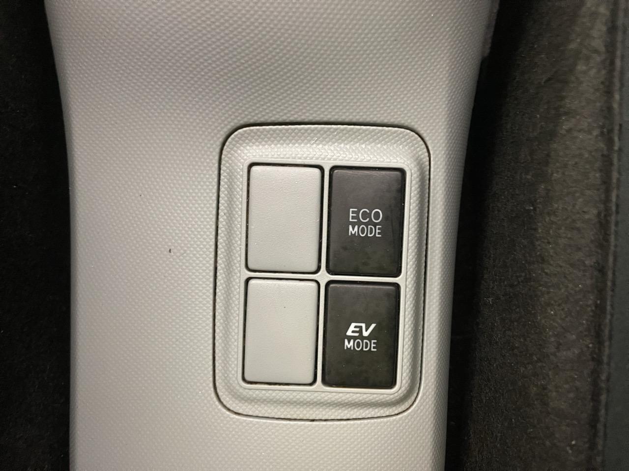 2012 Toyota Aqua G Hatchback PUSH SRART + AUTO LIGHTS