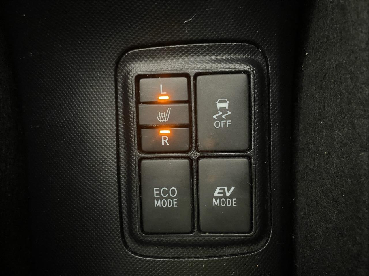 2016 Toyota Aqua Facelift Model G Hatchback LOW KM + REVERSING CAMERA + CRUISE CONTROL