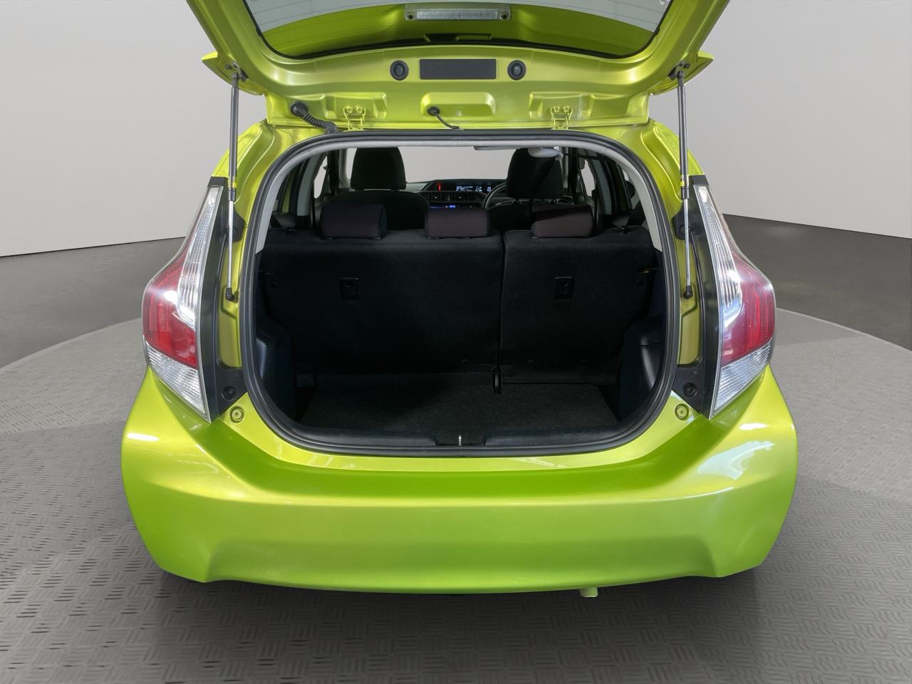 2016 Toyota Aqua Facelift Model G Hatchback LOW KM + REVERSING CAMERA + CRUISE CONTROL