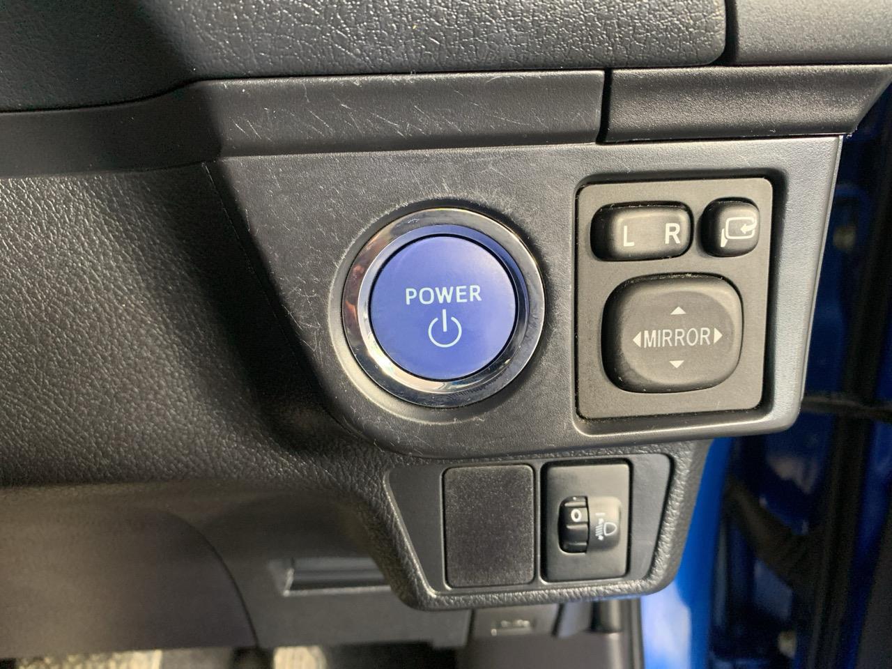 2014 Toyota Corolla Fielder Hybrid Station Wagon HEATED SEATS + PUSH START + GREAT SPACE