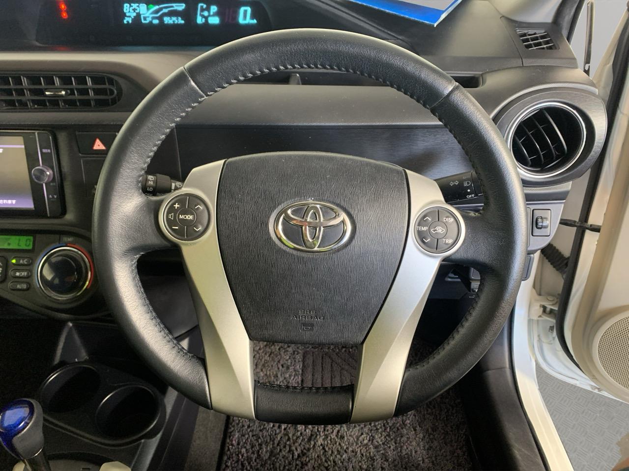 2014 Toyota Aqua G Hatchback PUSH BUTTON START + AUTO LIGHTS + REVERSING CAMERA