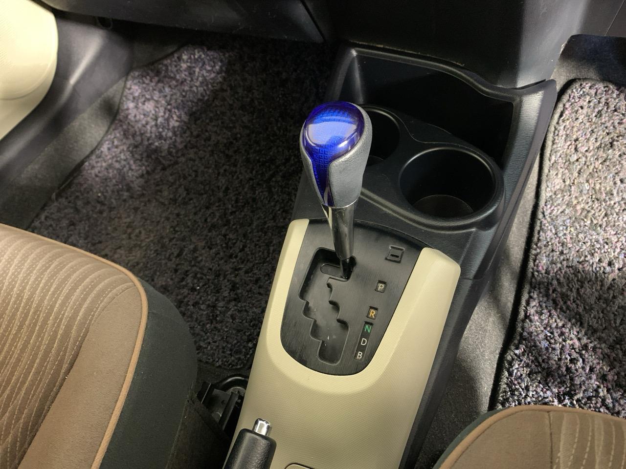 2014 Toyota Aqua G Hatchback PUSH BUTTON START + AUTO LIGHTS + REVERSING CAMERA