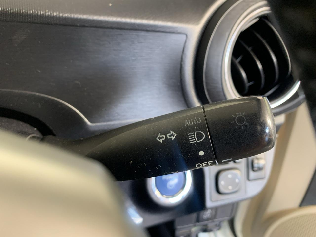 2014 Toyota Aqua G Hatchback PUSH BUTTON START + AUTO LIGHTS + REVERSING CAMERA