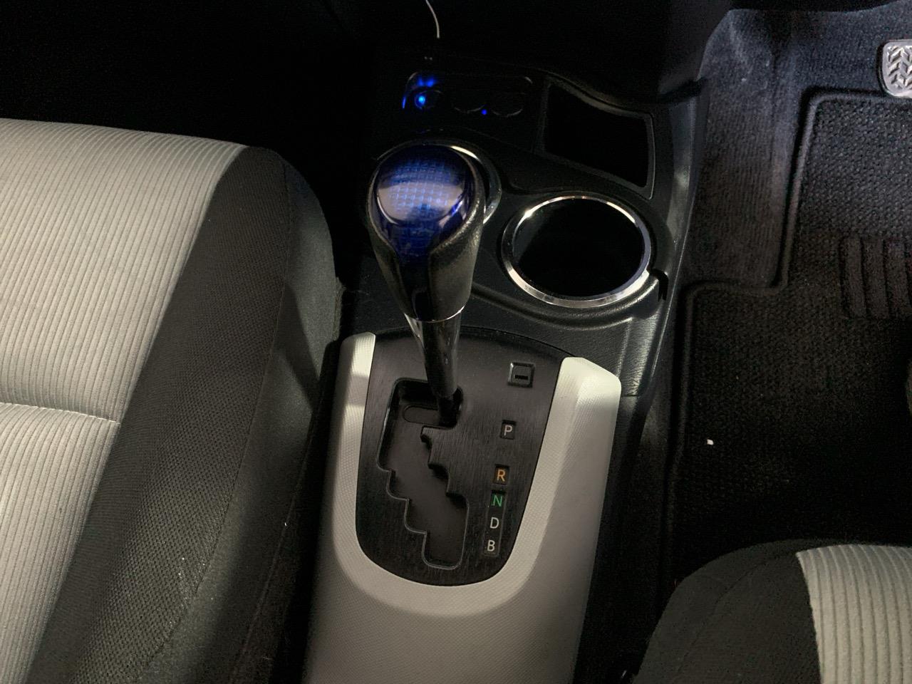 2013 Toyota Aqua S AERO Hatchback REVERSING CAMERA + PUSH BUTTON START + AUTO LIGHTS