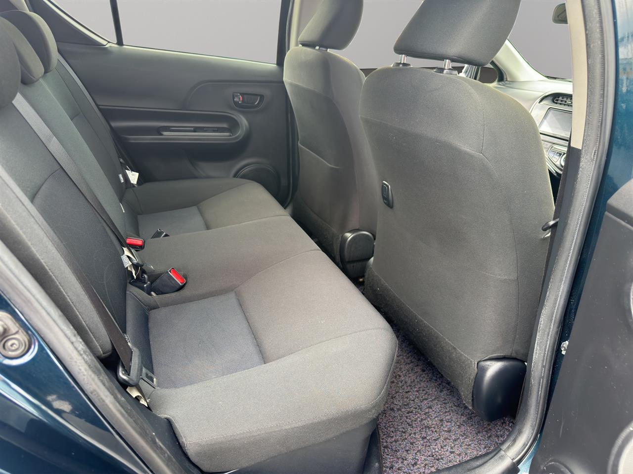 2017 Toyota Aqua S New Shape Hatchback SMART KEY + AUTO LIGHTS + GREAT FUEL EFFICIENCY