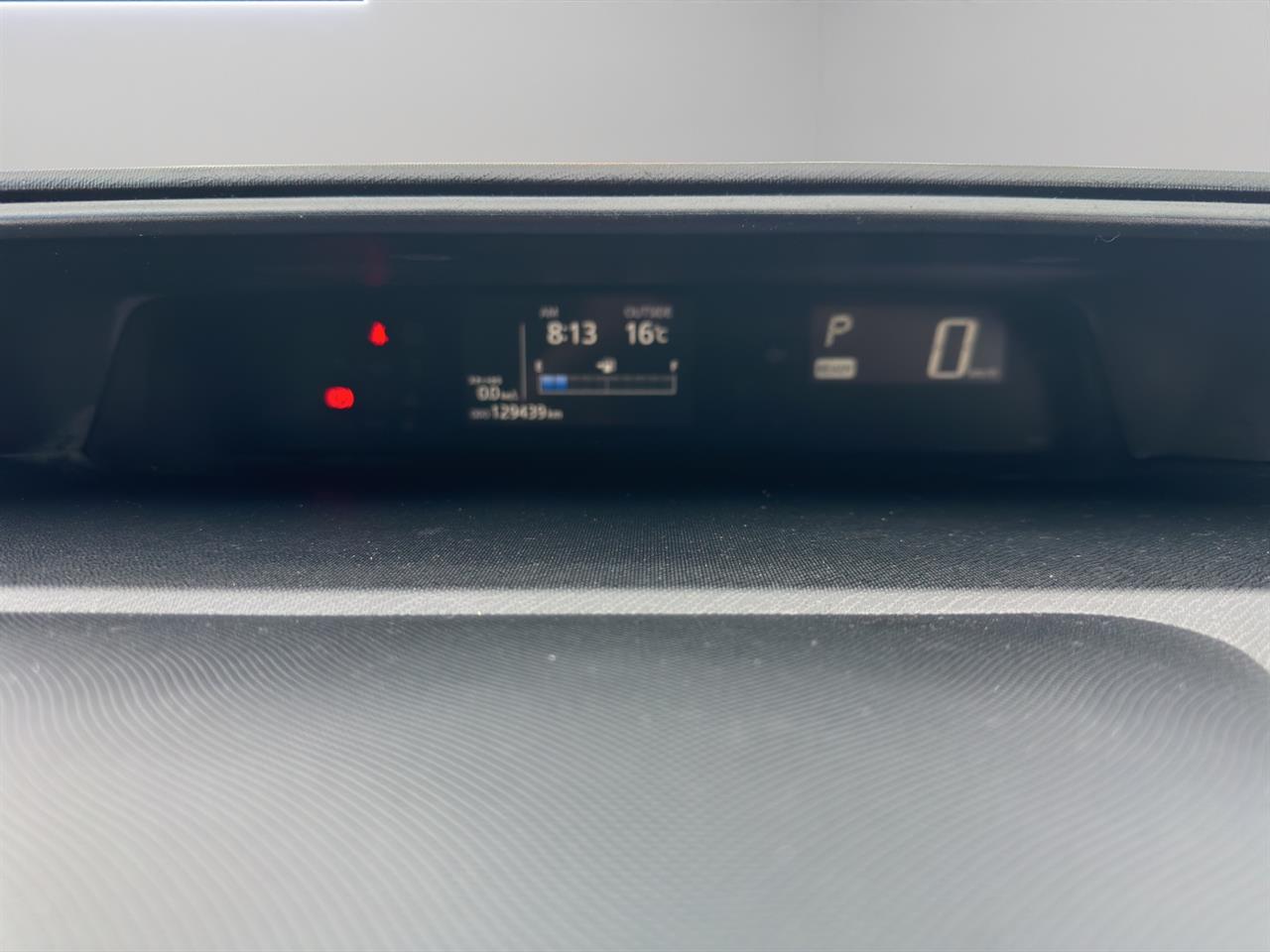 2017 Toyota Aqua S New Shape Hatchback SMART KEY + AUTO LIGHTS + GREAT FUEL EFFICIENCY