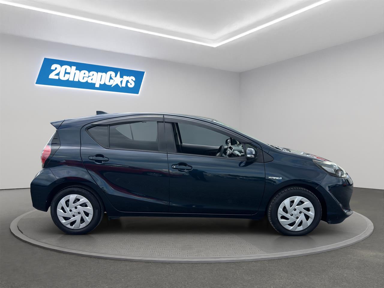 2017 Toyota Aqua S New Shape Hatchback SMART KEY + AUTO LIGHTS + GREAT FUEL EFFICIENCY