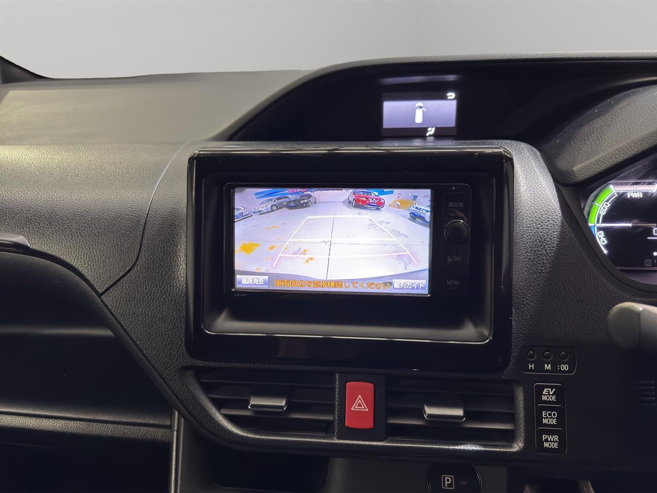 2014 Toyota Noah Hybrid G People Mover POWER SLIDING DOORS + REVERSING CAMERA