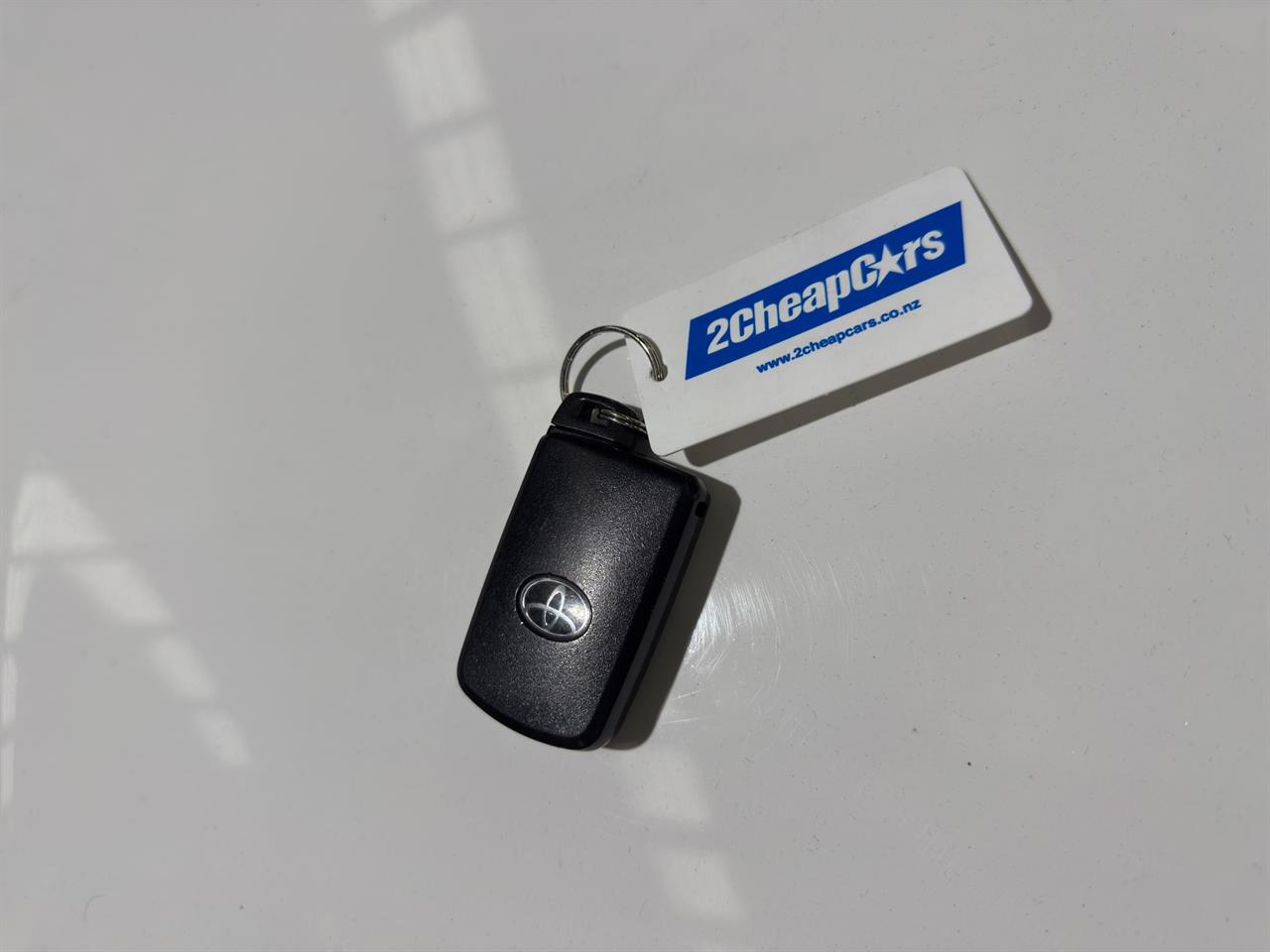 2014 Toyota Noah Hybrid G People Mover POWER SLIDING DOORS + REVERSING CAMERA