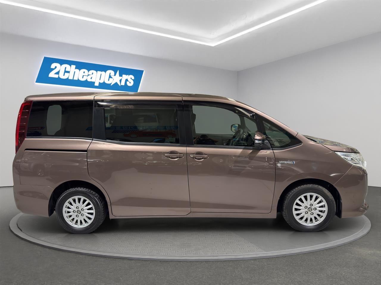 2014 Toyota Noah Hybrid G People Mover POWER SLIDING DOORS + REVERSING CAMERA