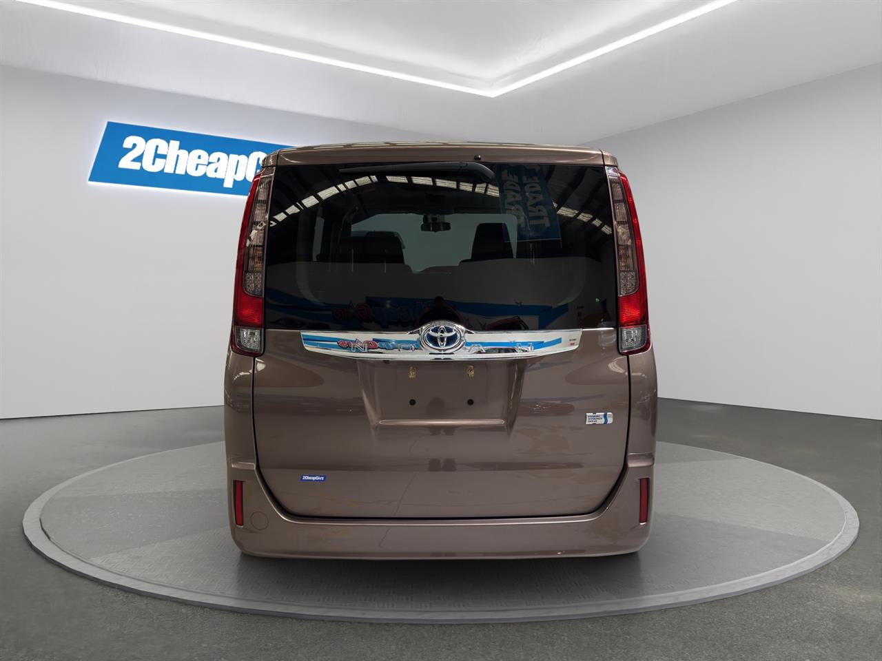 2014 Toyota Noah Hybrid G People Mover POWER SLIDING DOORS + REVERSING CAMERA