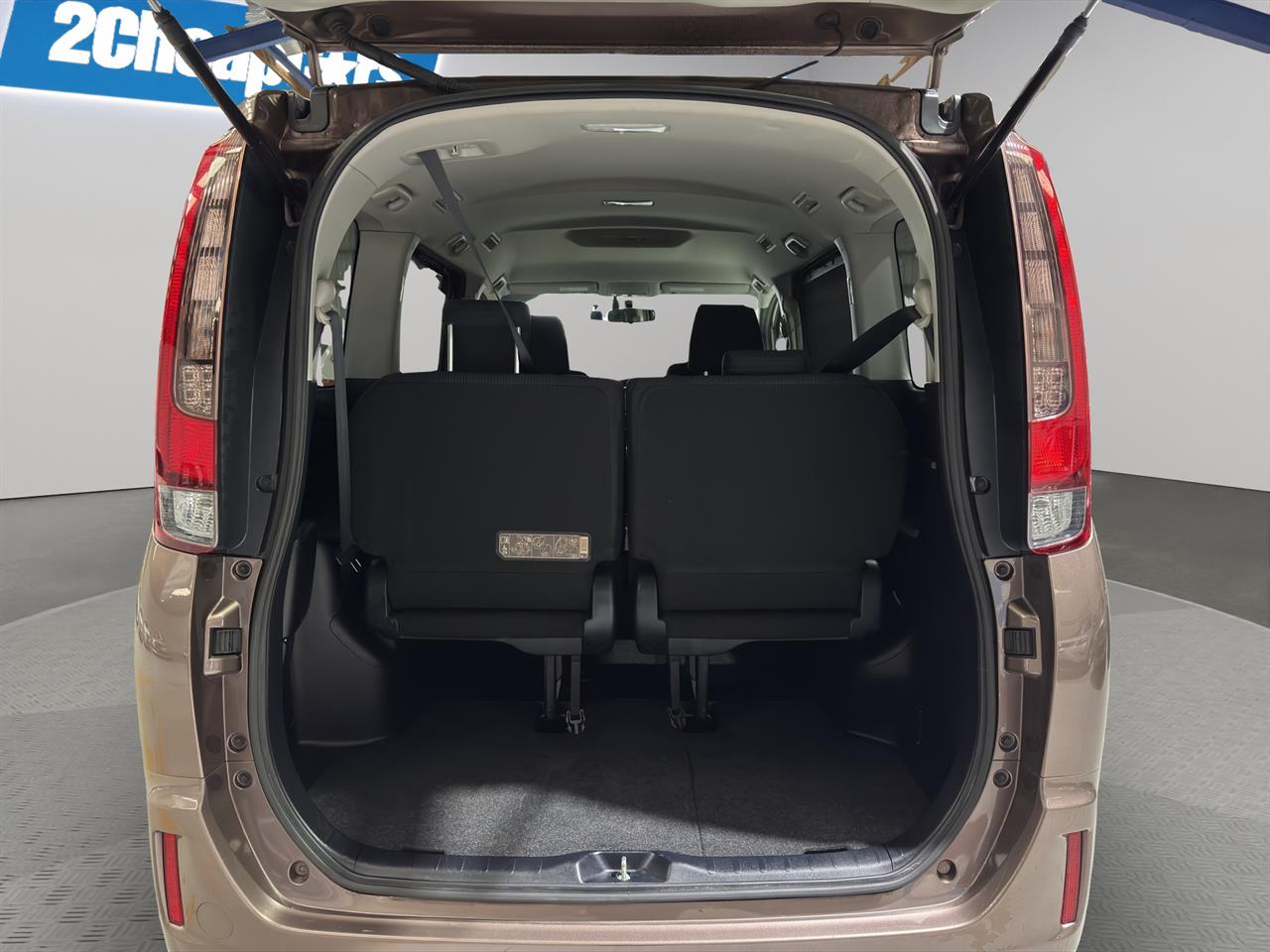 2014 Toyota Noah Hybrid G People Mover POWER SLIDING DOORS + REVERSING CAMERA