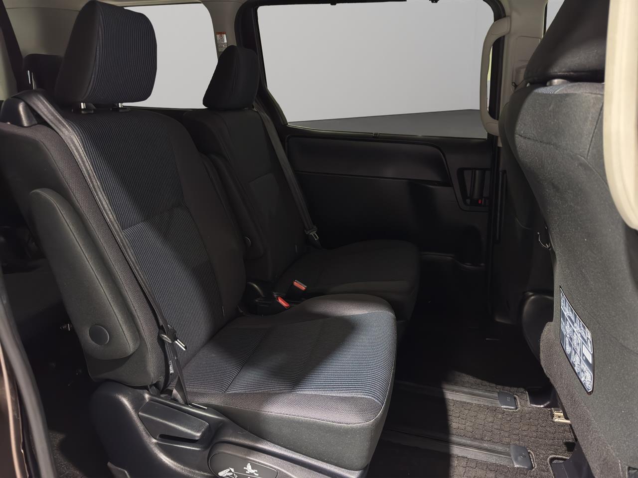 2014 Toyota Noah Hybrid G People Mover POWER SLIDING DOORS + REVERSING CAMERA