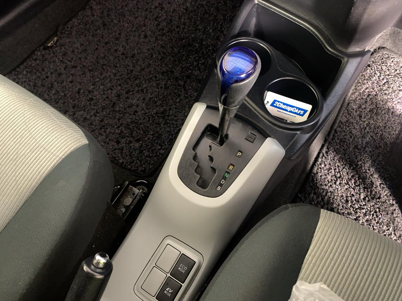 2014 Toyota Aqua S Hatchback PUSH BUTTON START + REVERSING CAMERA + AUTO LIGHTS