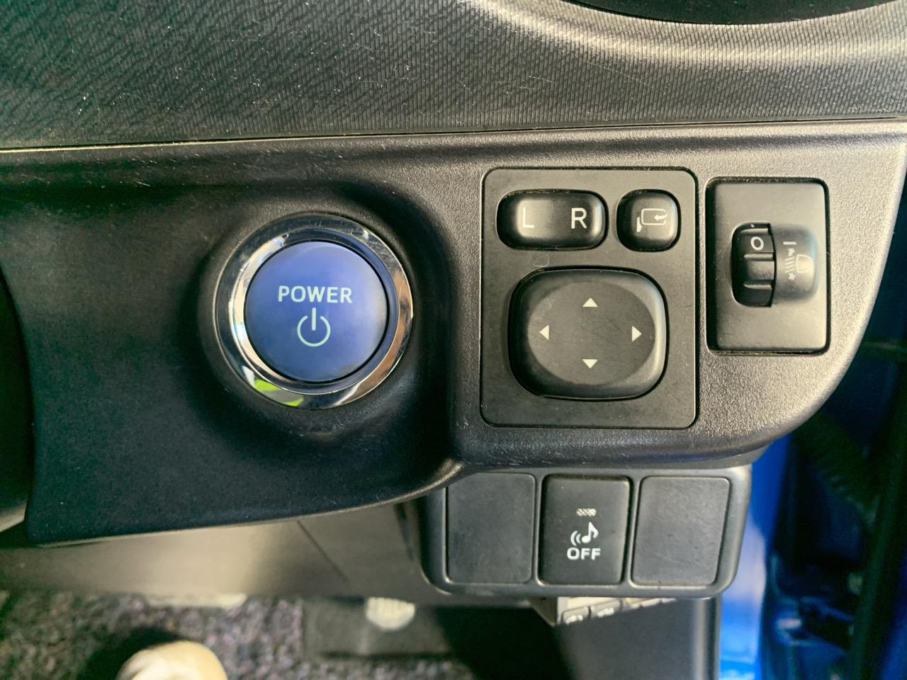 2014 Toyota Aqua S Hatchback PUSH BUTTON START + REVERSING CAMERA + AUTO LIGHTS