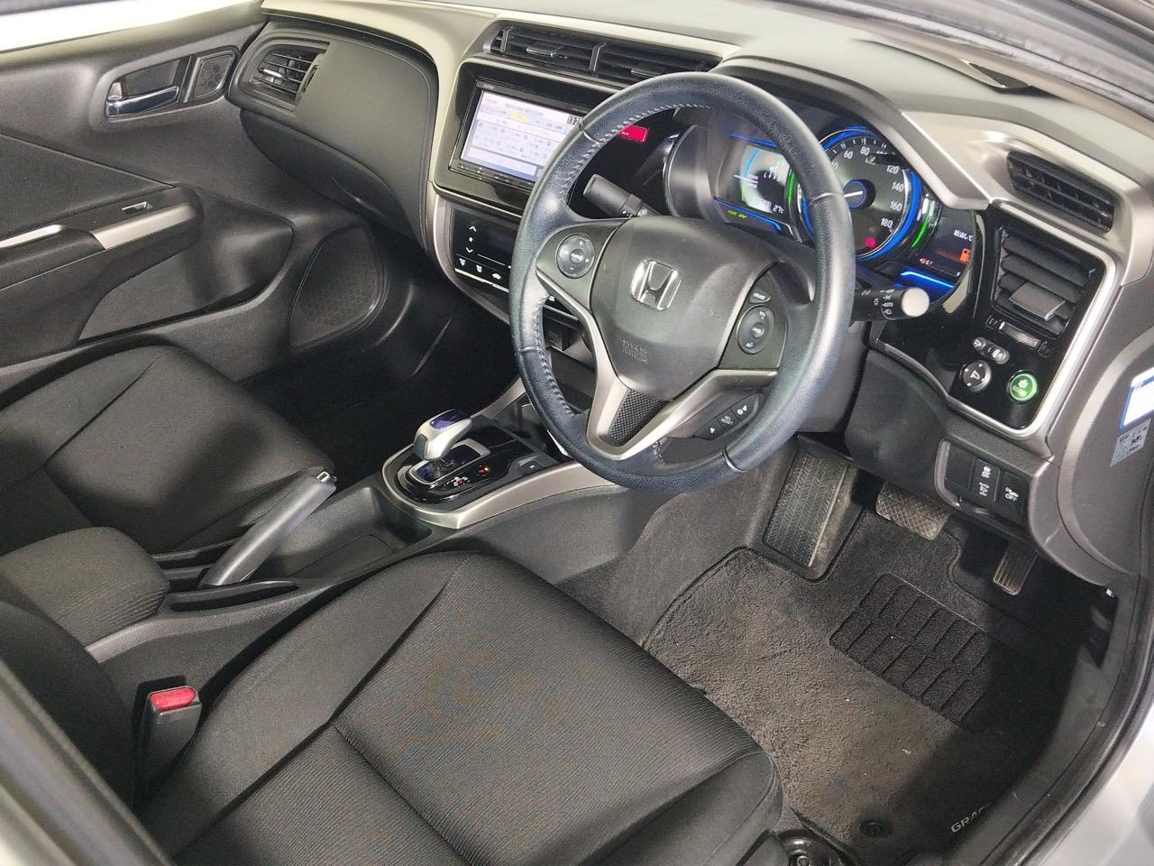 2017 Honda Grace Hybrid Sedan CRUISE CONTROL + REVERSING CAMERA