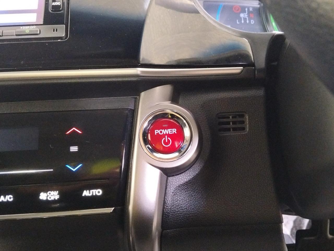 2017 Honda Grace Hybrid Sedan CRUISE CONTROL + REVERSING CAMERA