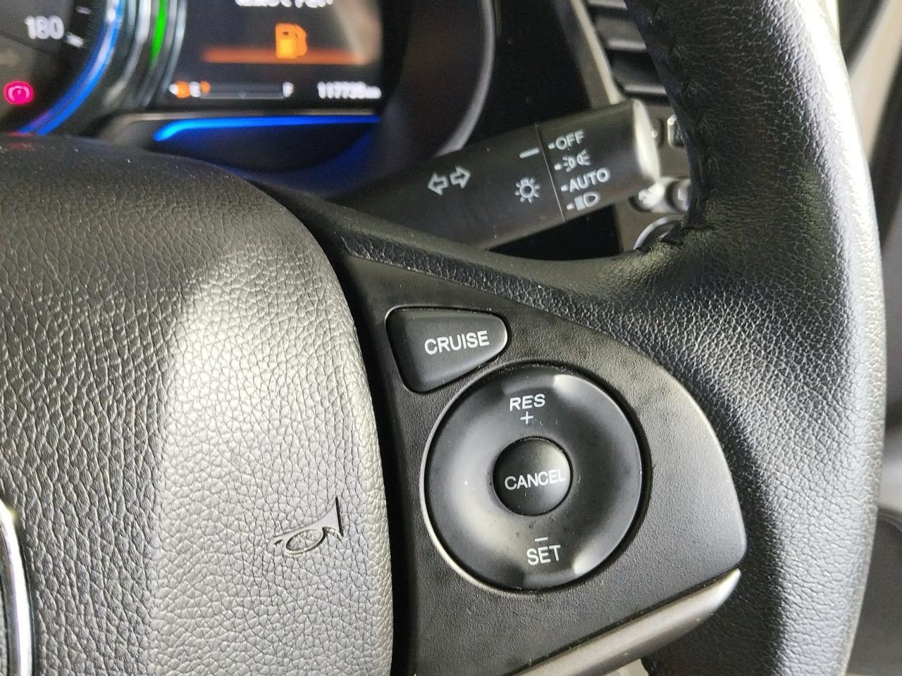 2017 Honda Grace Hybrid Sedan CRUISE CONTROL + REVERSING CAMERA