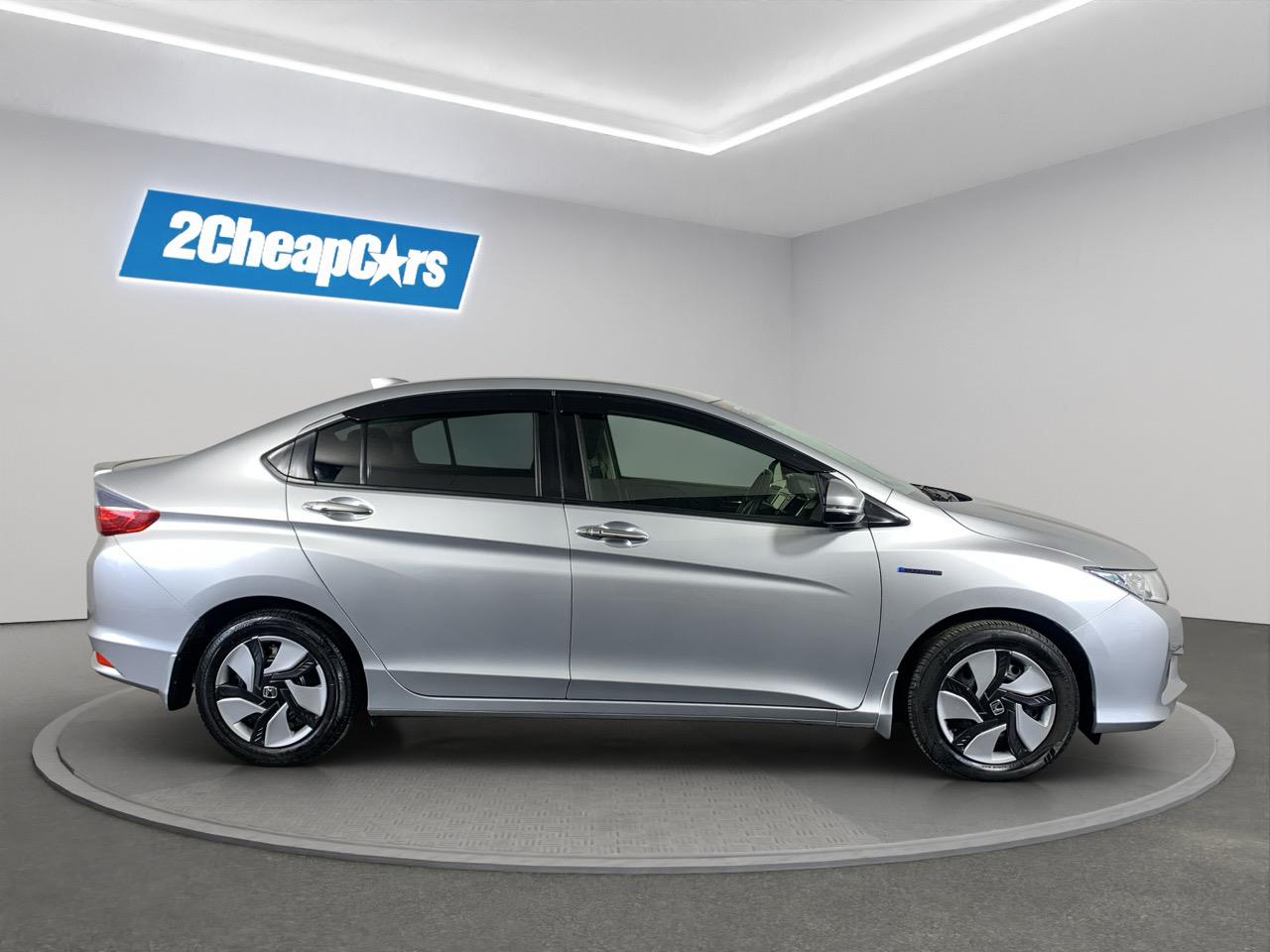 2017 Honda Grace Hybrid Sedan CRUISE CONTROL + REVERSING CAMERA