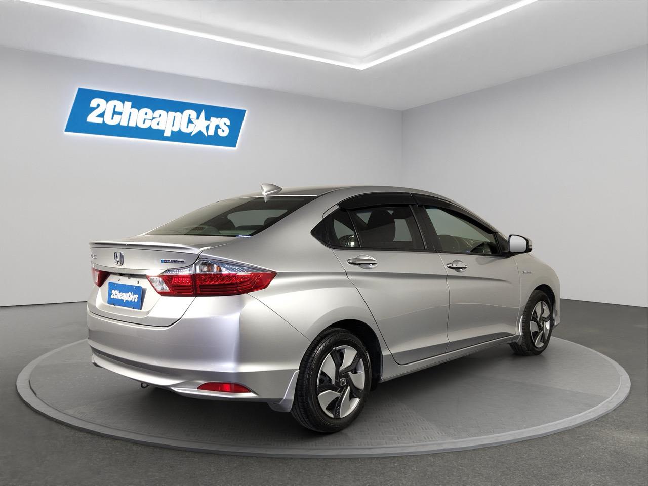 2017 Honda Grace Hybrid Sedan CRUISE CONTROL + REVERSING CAMERA